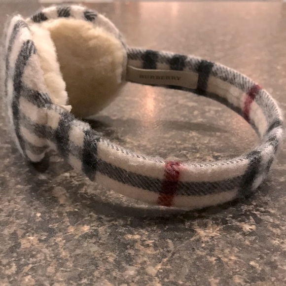 Burberry cachemire earmuffs - Picture 3 of 4